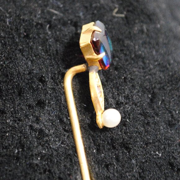 Antique Sturdevant & Whiting Gold-plated Stick Pin with Color Shifting Glass - Picture 4 of 12